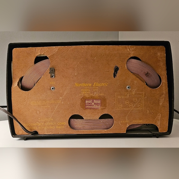 Vintage 1953 Northern Electric Baby Champ 5700 AM Radio - Picture 8 of 9